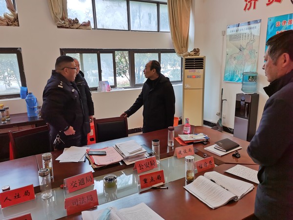 强化精准监督 保障农民工工资支付2 (2).jpg